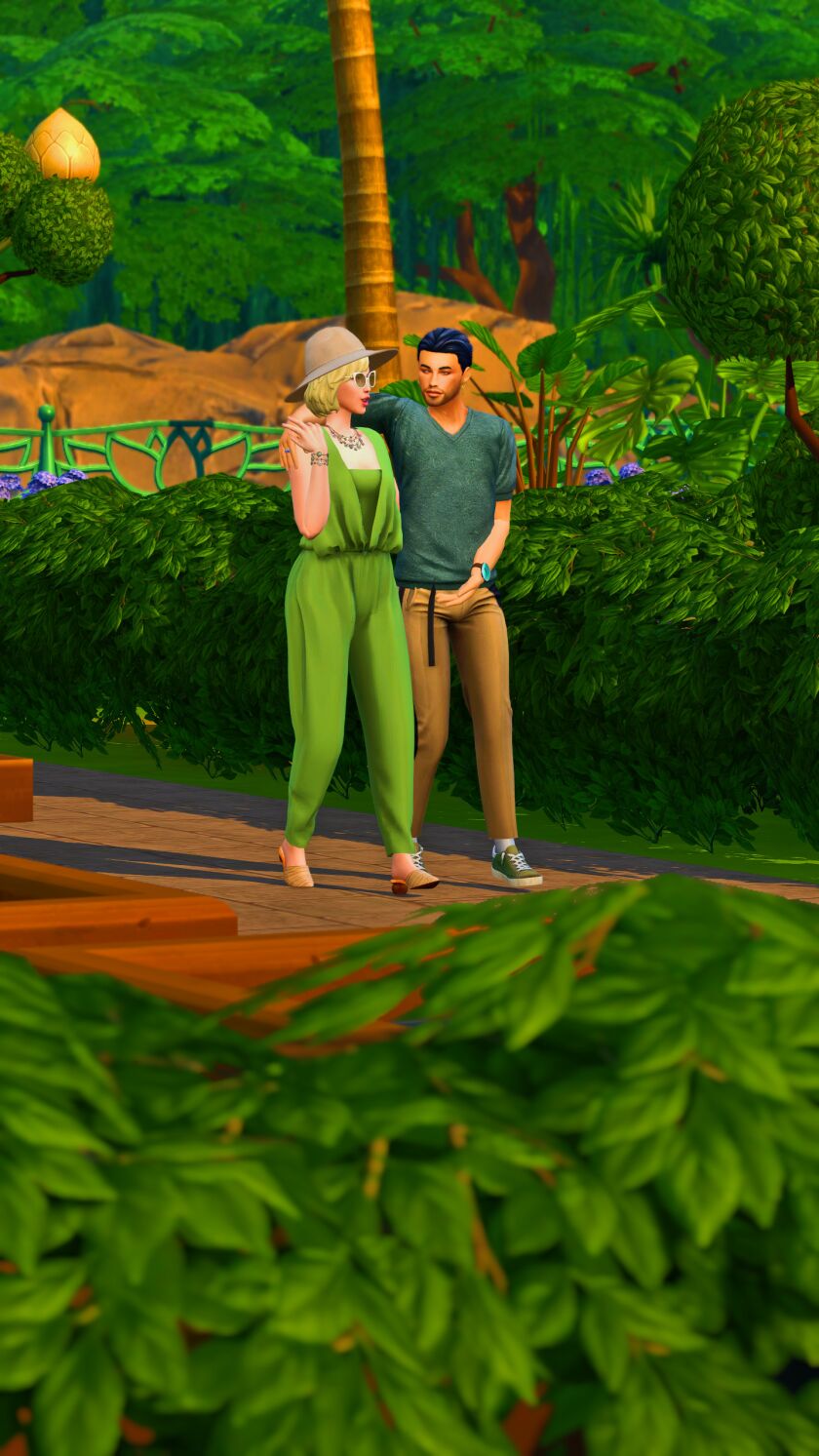 Amber Linder Spotted in Tomarang Sims 4 CC