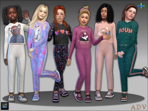 Stylish Jogging Suits and Shoes for Girls Sims 4 CC